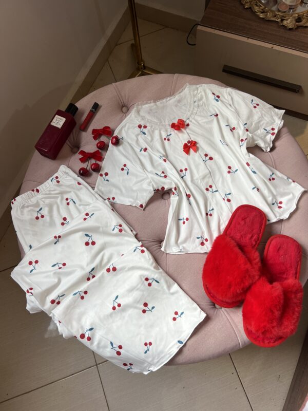 pyjamas cerise